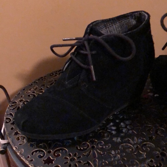 TOMS Suede Booties - Picture 2 of 5
